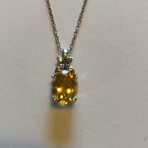 Citrine like pendant necklace